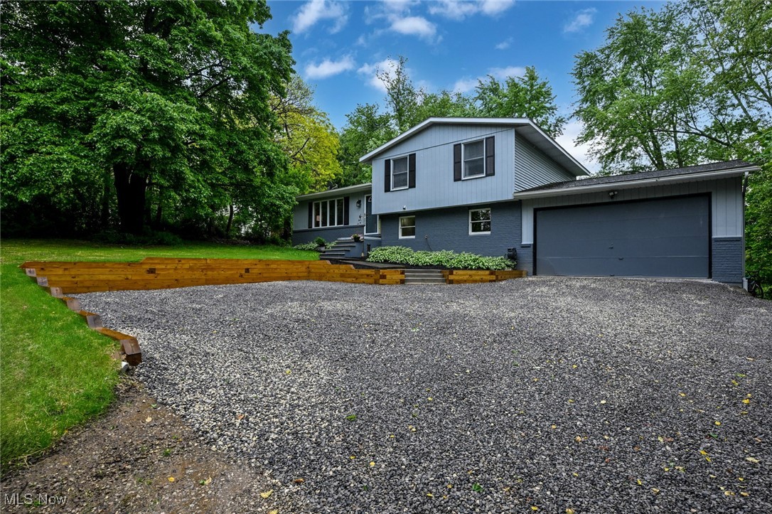 3576 Ellen Drive, Akron, Ohio image 2