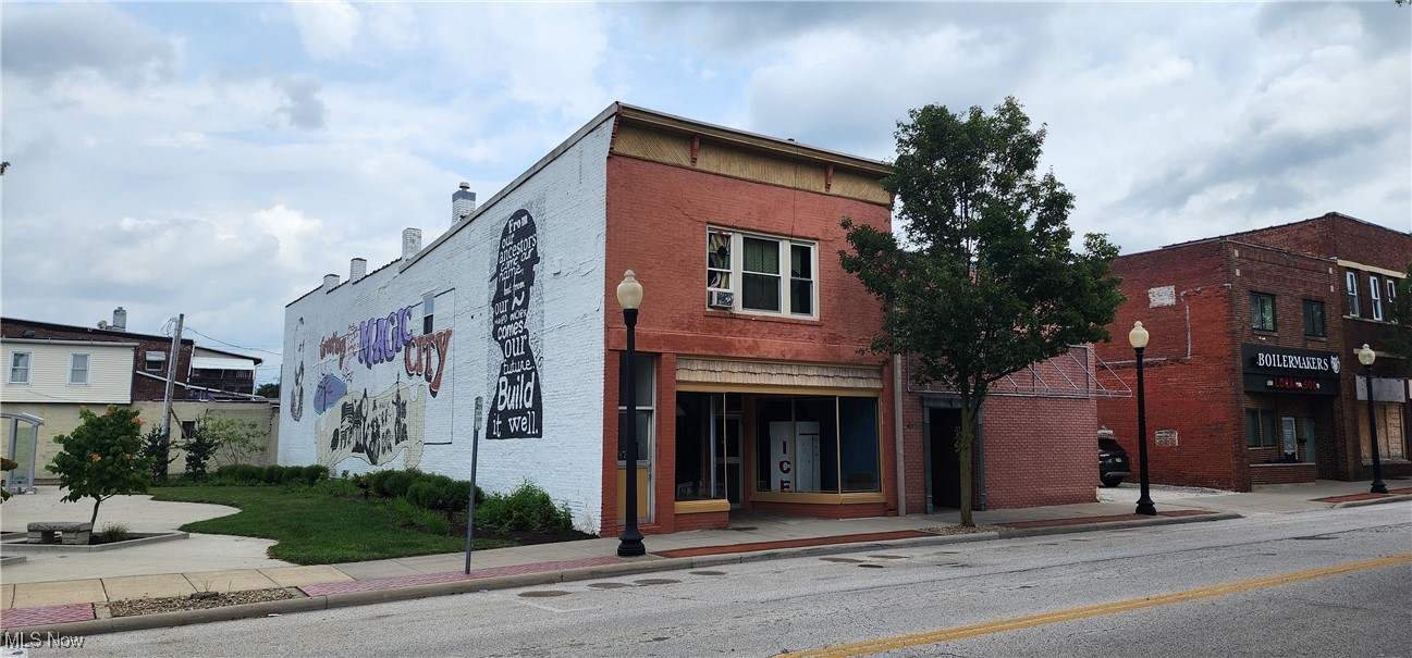 477 W Tuscarawas Avenue