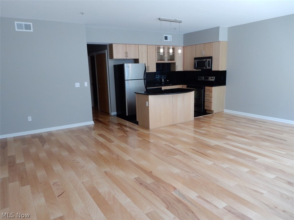 Stonebridge Plaza Condominiums - Residential