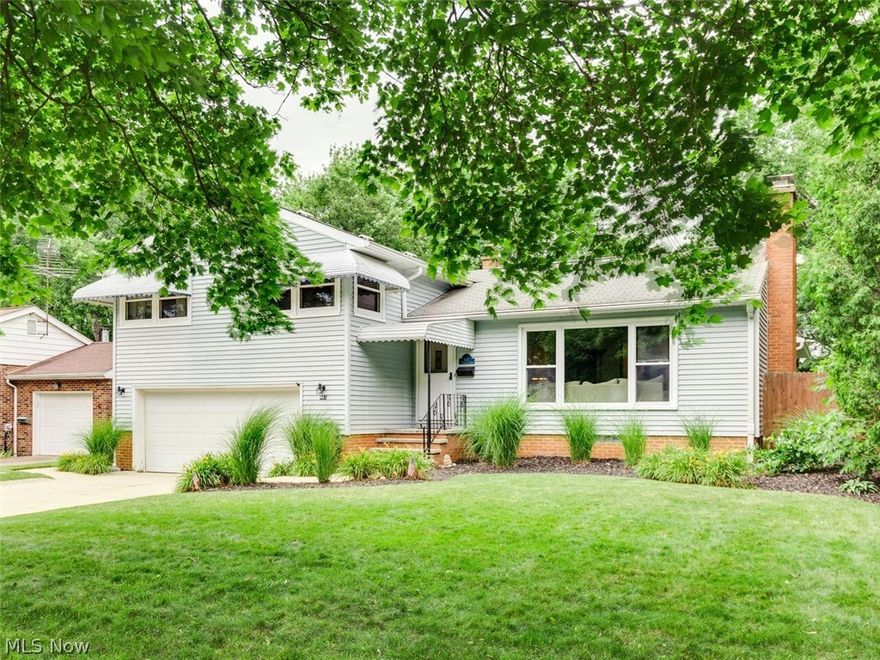 Wow! This is a great home for entertaining. Main floor features and Open layout with an awesome 24x20 vaulted family room addition which is easily accessible from the kitchen, dining rm & living rm. The kitchen has been updated and features glazed cabinets, large breakfast bar, Stainless Steel Appliances including a stunning 40 inch duel fuel range. Second level boasts 3 bedrooms and 2 full bathrooms. The master bedroom features attached bathroom and
dual closets. The lower level Rec room is the perfect space to entertain with direct access to the back yard. This home is completed with a large fenced in back yard, Vinyl repl windows, vinyl siding, leaf guard gutters, an Upgraded elec panel, Tankless HWT, 2 level deck, patio and Large Shed. Enjoy coming home every day!