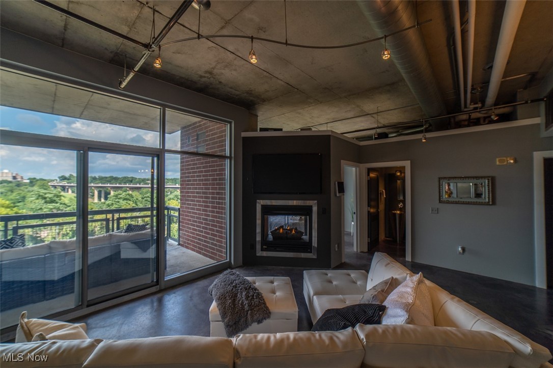 Northside Lofts Condo I - Residential Lease