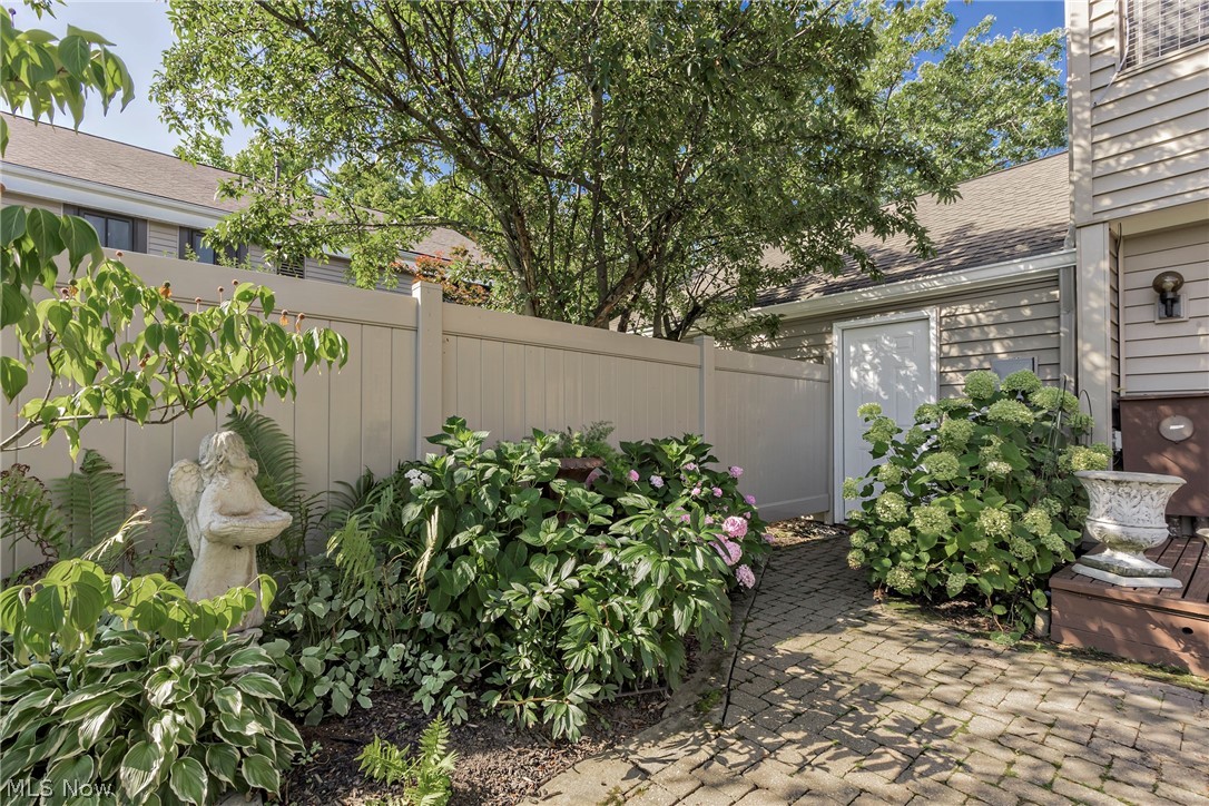 Tanglewood Greene Condo - Residential