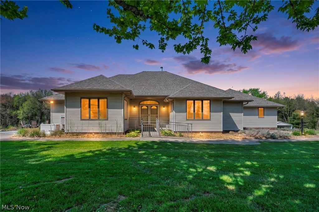 Photo of 6569 Milhaven Avenue NW, Canal Fulton, OH 44614 (MLS # 5203765)