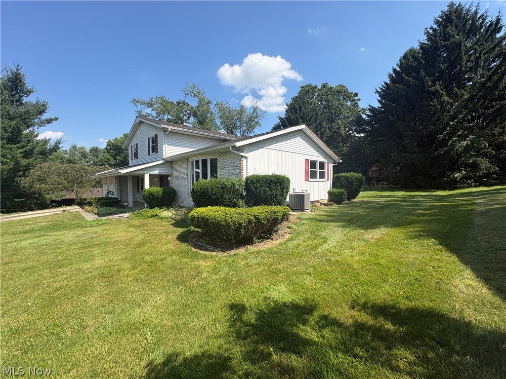 Photo of 3066 Lake Center Street NW, Uniontown, OH 44685 (MLS # 5225579)