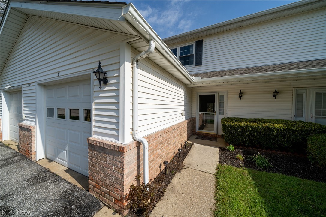 Rolling Hills Condo - Residential