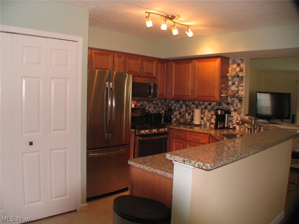 Crystal Lake Ph 03 - Residential