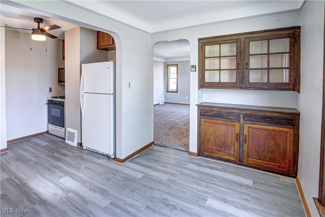 Parma, Ohio 44129, United States, 4 Bedrooms Bedrooms, ,2 BathroomsBathrooms,Residential,Pending,122306