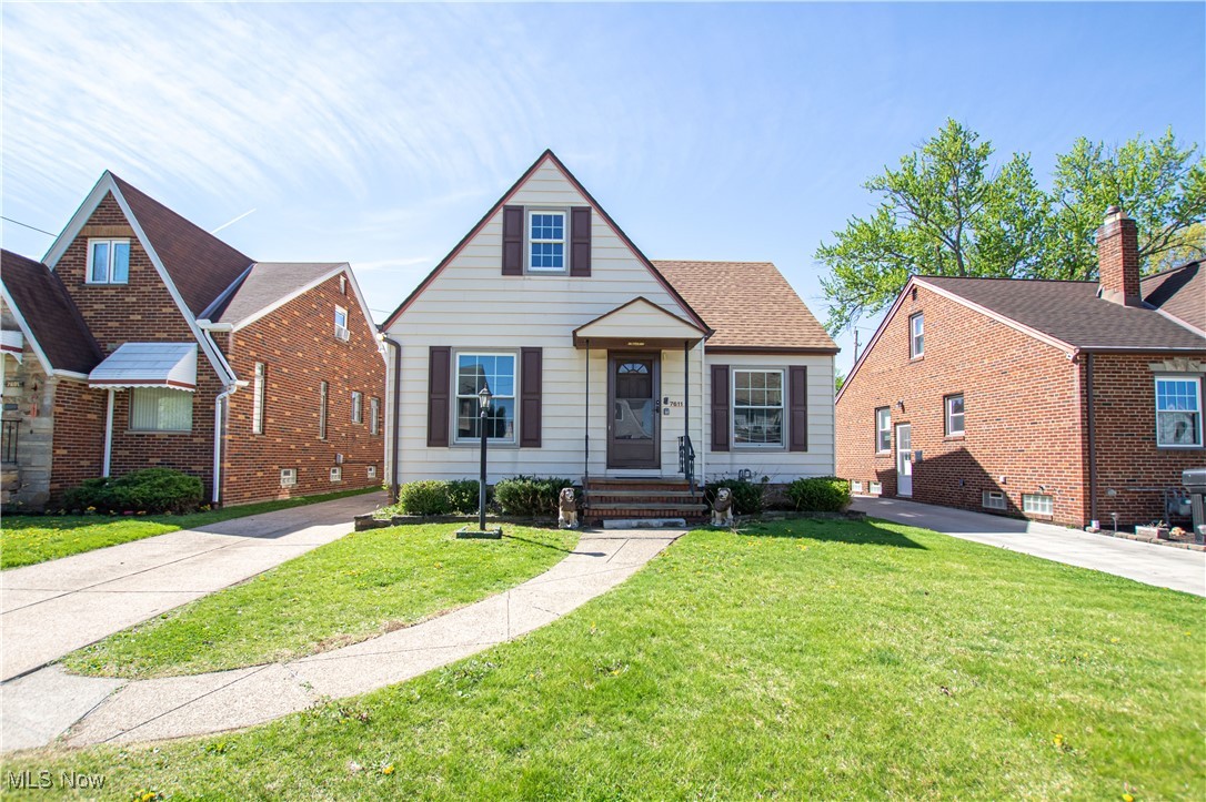 Parma, Ohio 44129, United States, 4 Bedrooms Bedrooms, ,2 BathroomsBathrooms,Residential,Pending,122306