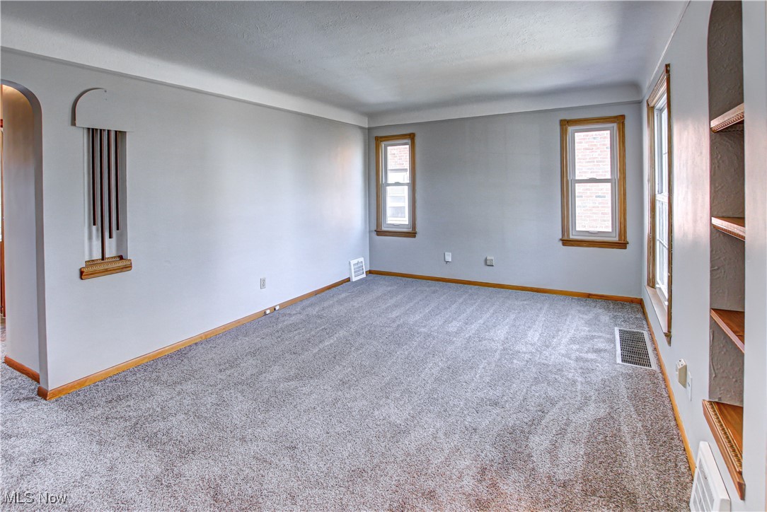 Parma, Ohio 44129, United States, 4 Bedrooms Bedrooms, ,2 BathroomsBathrooms,Residential,Pending,122306