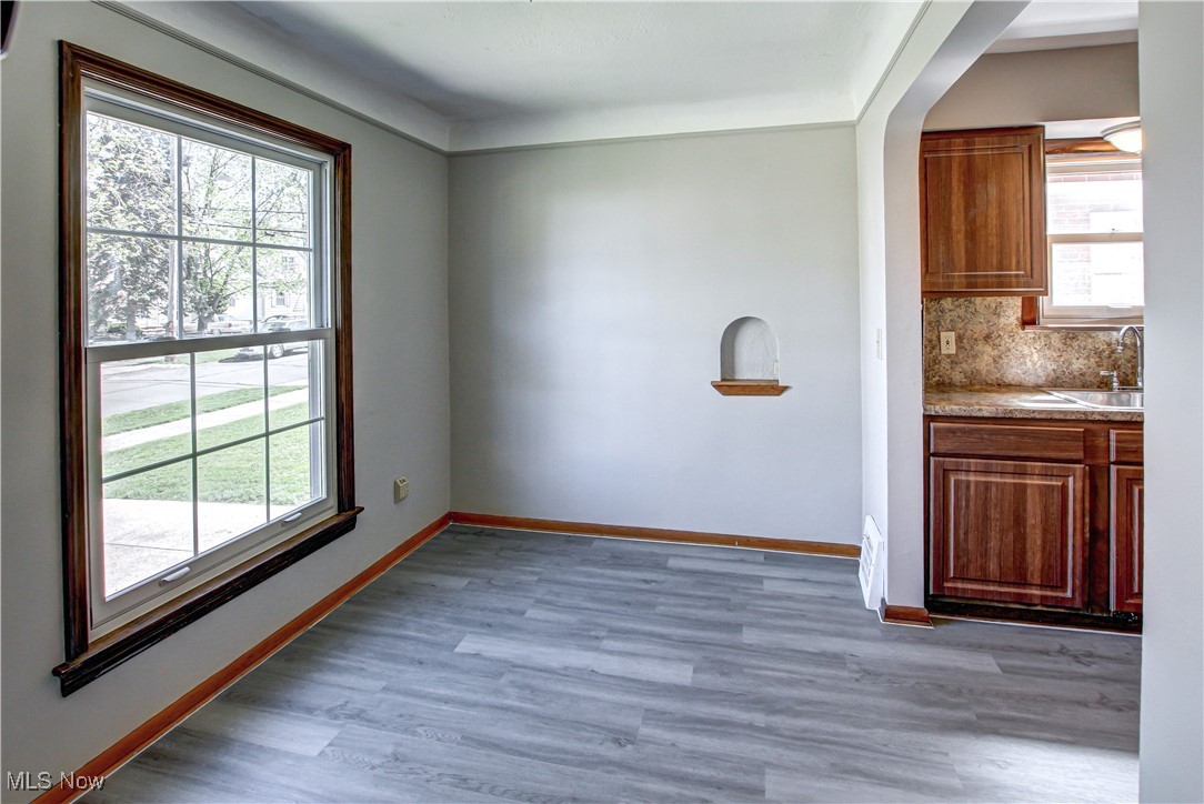 Parma, Ohio 44129, United States, 4 Bedrooms Bedrooms, ,2 BathroomsBathrooms,Residential,Pending,122306