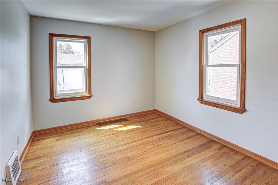 Parma, Ohio 44129, United States, 4 Bedrooms Bedrooms, ,2 BathroomsBathrooms,Residential,Pending,122306