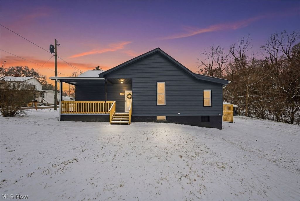 Photo of 2089 Chewelah Avenue, Zanesville, OH 43701 (MLS # 5190453)