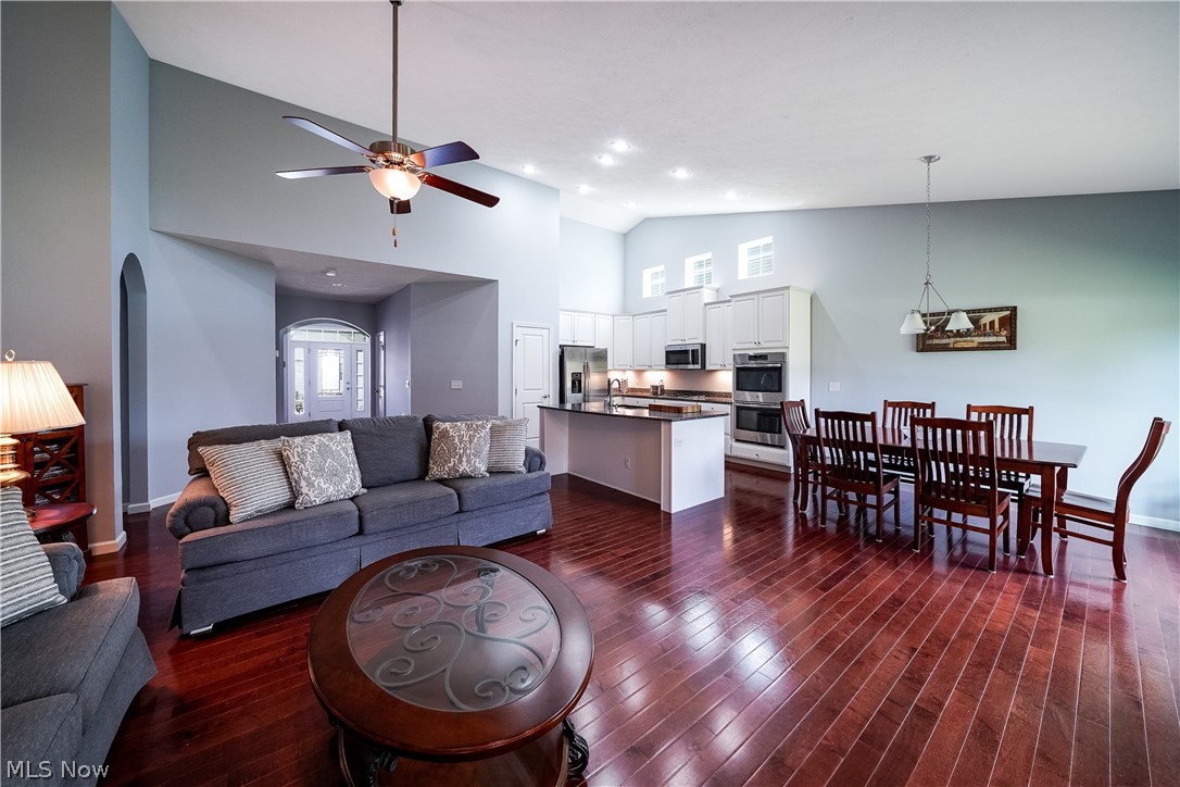 Sheffield Ests/The Lks/Aurora - Residential