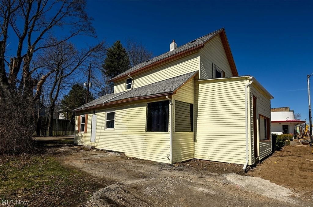 Photo of 868 N Main Street, Akron, OH 44310 (MLS # 5192203)