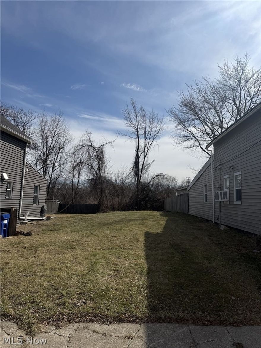 Vacant residential lot located in Ohio City neighborhood in Cleveland. Level, cleared parcel situated between existing homes, close proximity and convenient access to amenities like the West Side market and downtown Cleveland, highways, and city services.
