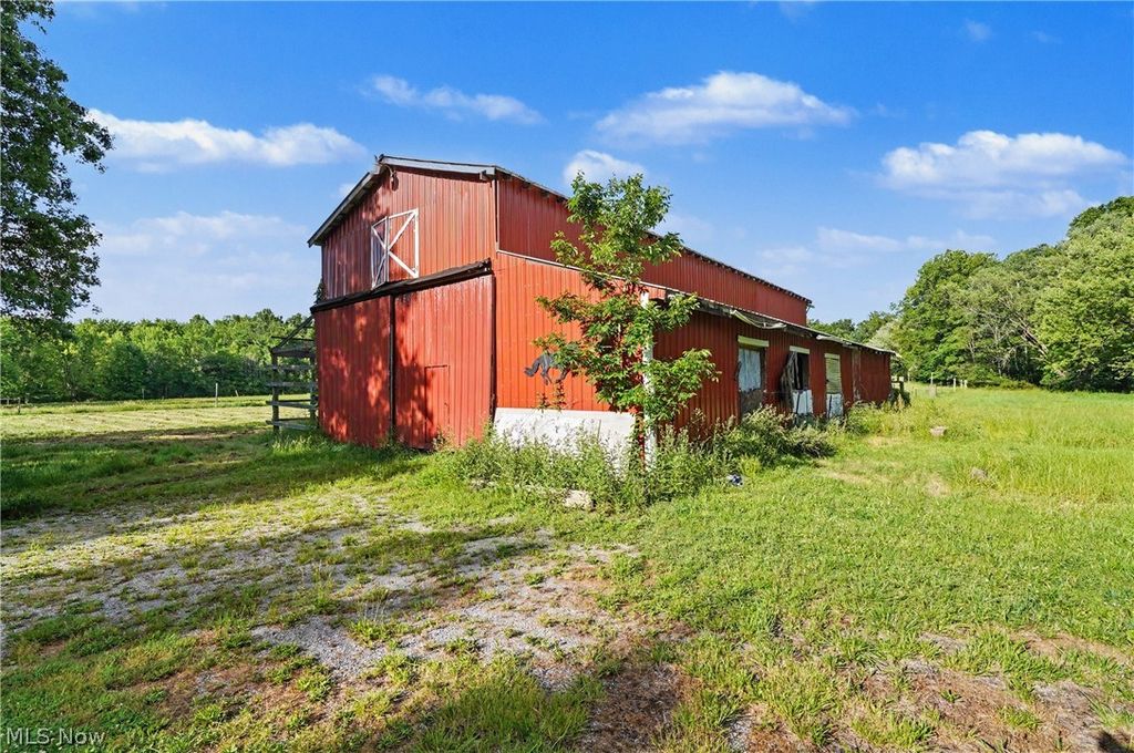 Photo of 1911 Oriel Rogers Road, Girard, OH 44420 (MLS # 5198161)