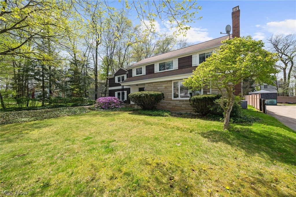 Photo of 1132 Brainard Road, Lyndhurst, OH 44124 (MLS # 5204462)