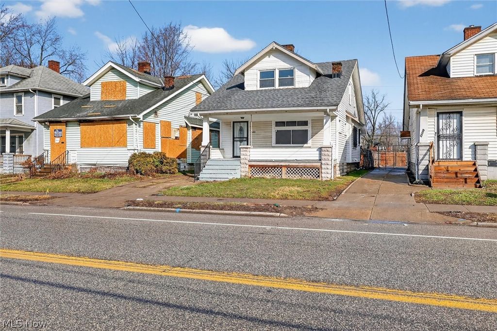 Photo of 13305 Harvard Avenue, Cleveland, OH 44105 (MLS # 5191895)