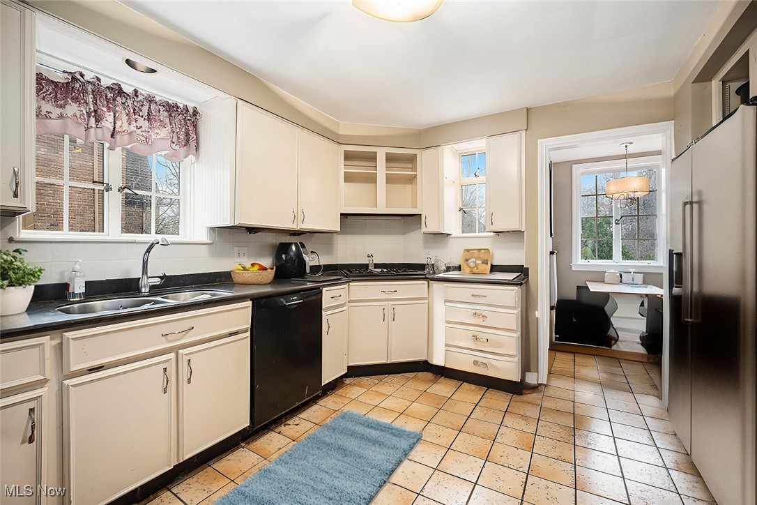 2233 Mount Vernon Boulevard, East Cleveland, Ohio image 16