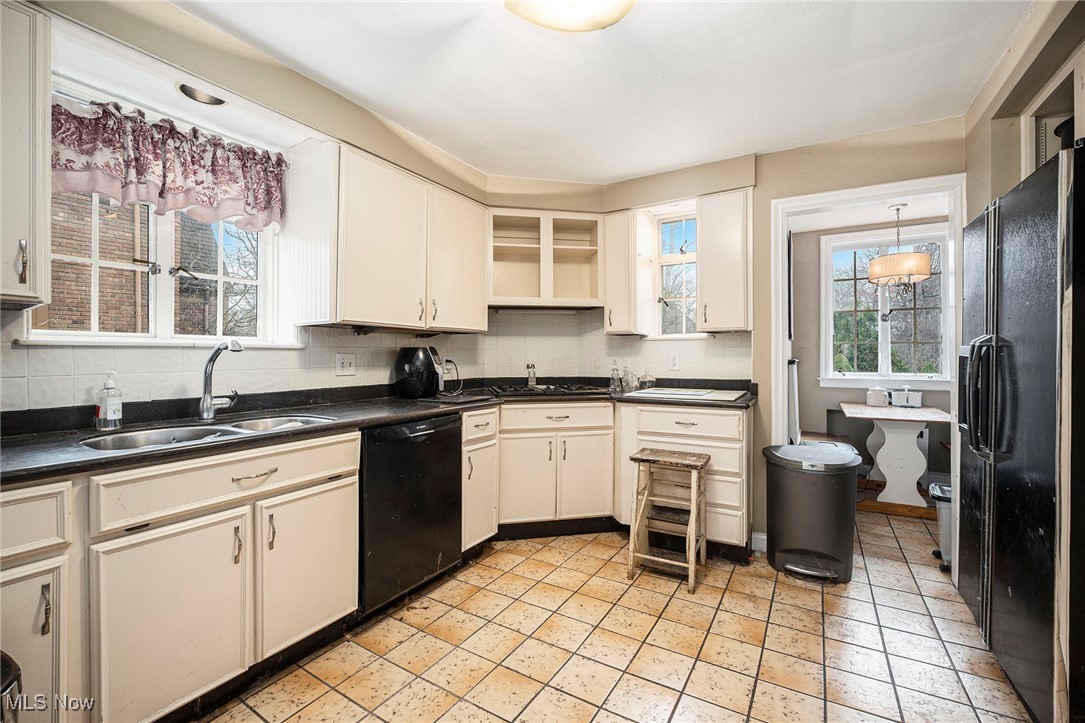 2233 Mount Vernon Boulevard, East Cleveland, Ohio image 15