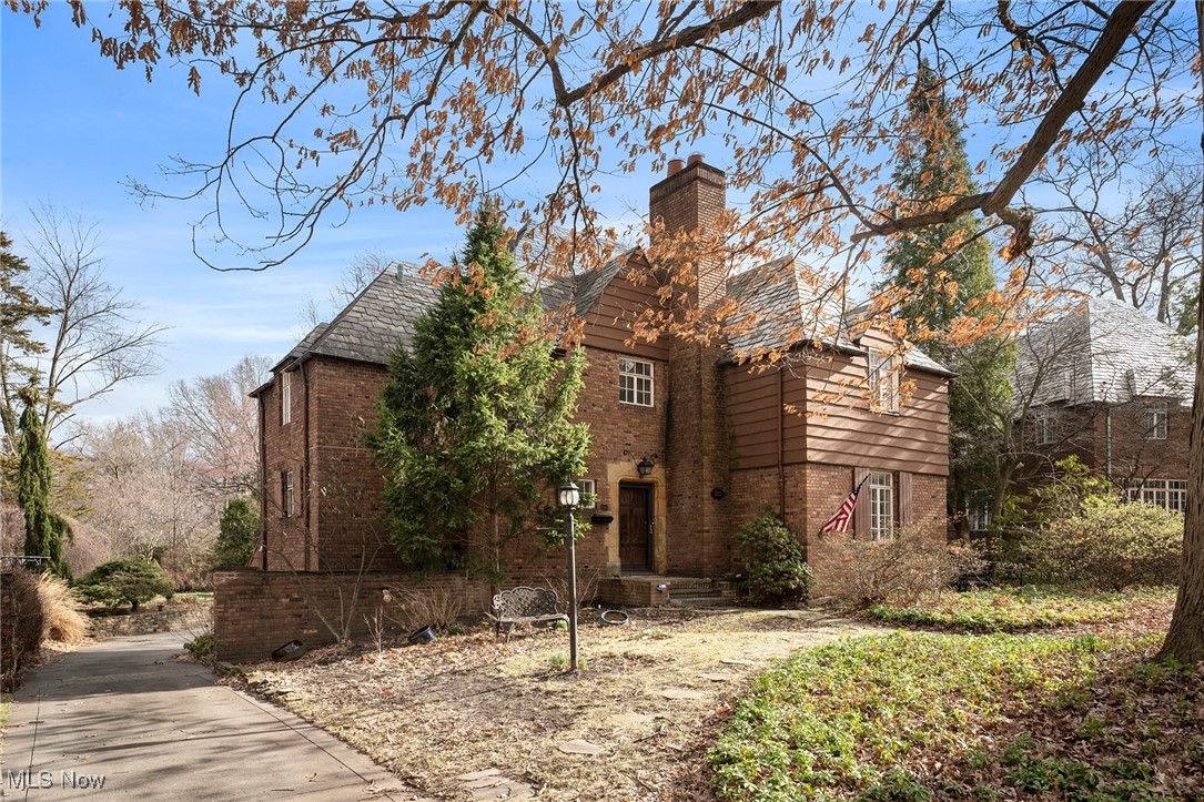 2233 Mount Vernon Boulevard, East Cleveland, Ohio image 2