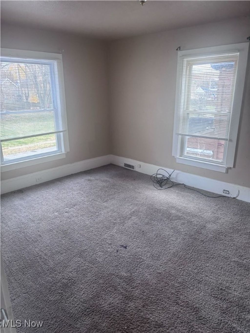 Photo of 536 E 123rd Street, Cleveland, OH 44108 (MLS # 5164433)