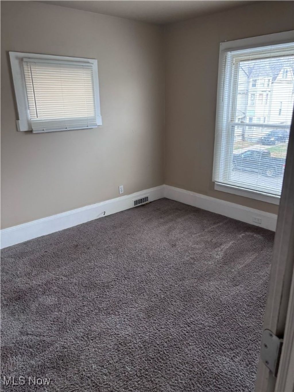 Photo of 536 E 123rd Street, Cleveland, OH 44108 (MLS # 5164433)