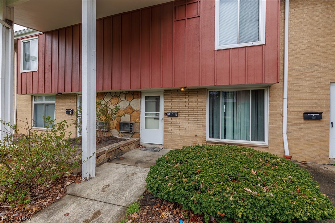 Colonial Park Condo 02 - Residential