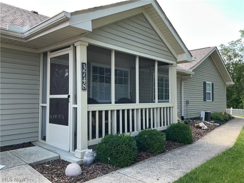 Condo For Sale - 3748 Colony Hill Drive<br/> Zanesville, OH 43701