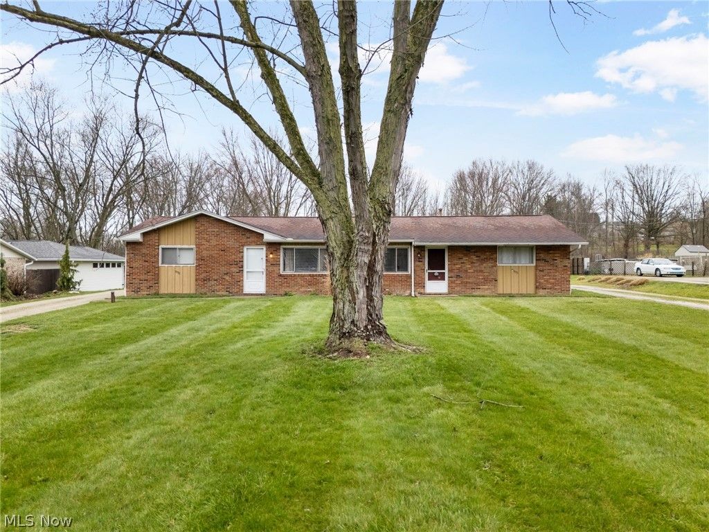 Photo of 9931 Portage Street NW, Canal Fulton, OH 44614 (MLS # 5196351)
