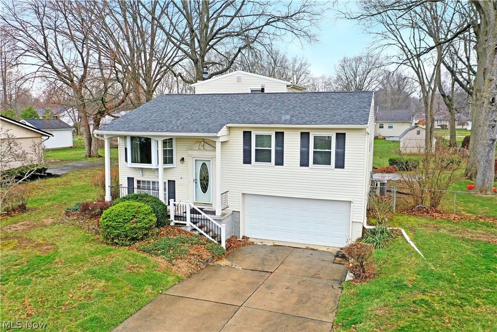 Photo of 3702 Hightree Avenue SE, Warren, OH 44484 (MLS # 5195074)