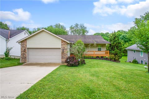 Homes For Sale - 151 Heatherwood Drive<br/> Howard, OH 43028