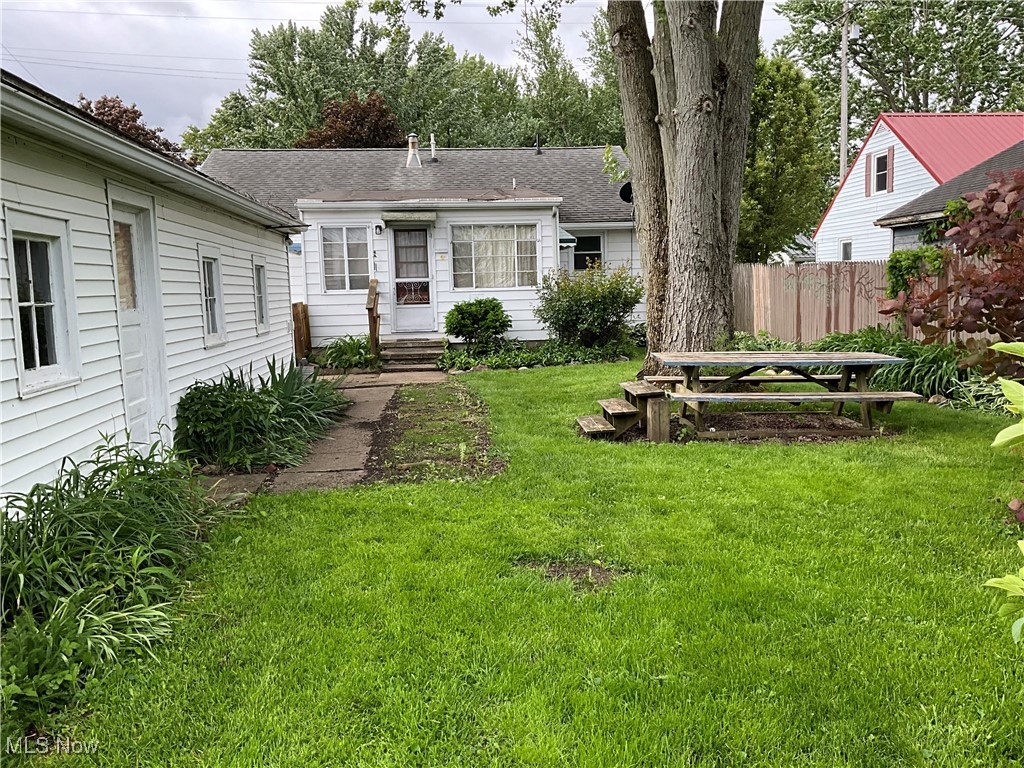 52 Prospect Street, New London, Ohio image 17