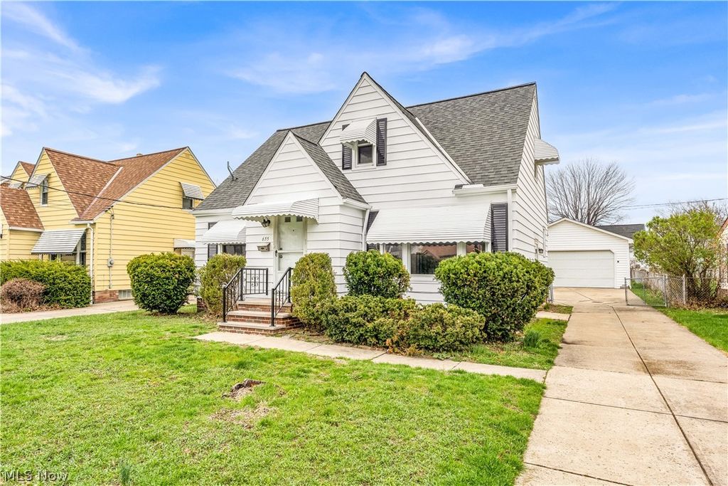 Photo of 655 E 240th Street, Euclid, OH 44123 (MLS # 5200443)