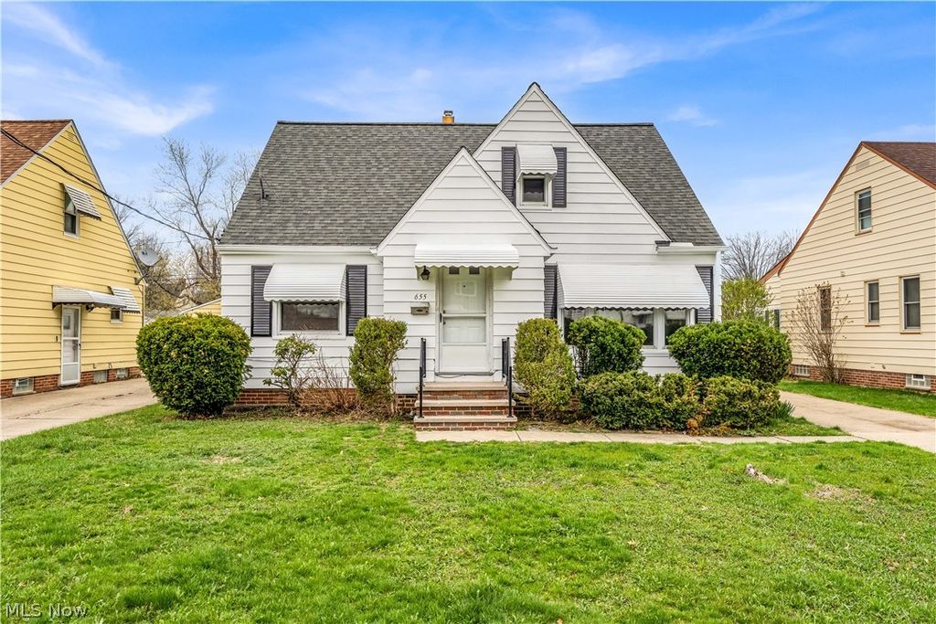 Photo of 655 E 240th Street, Euclid, OH 44123 (MLS # 5200443)