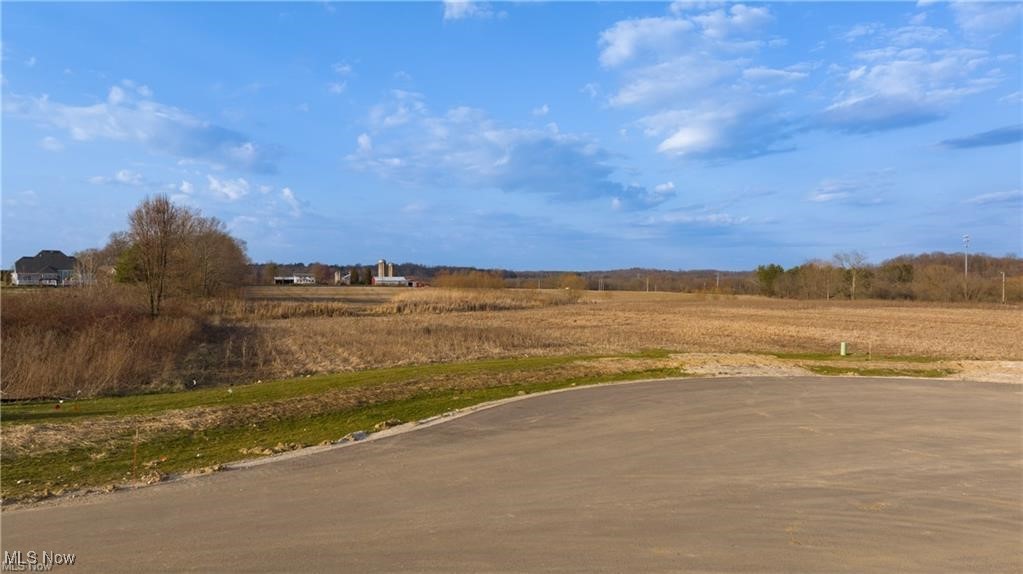 Symphony Way - Land