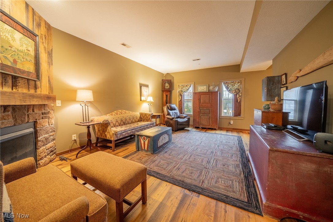 Willoughby Pointe Condo - Residential