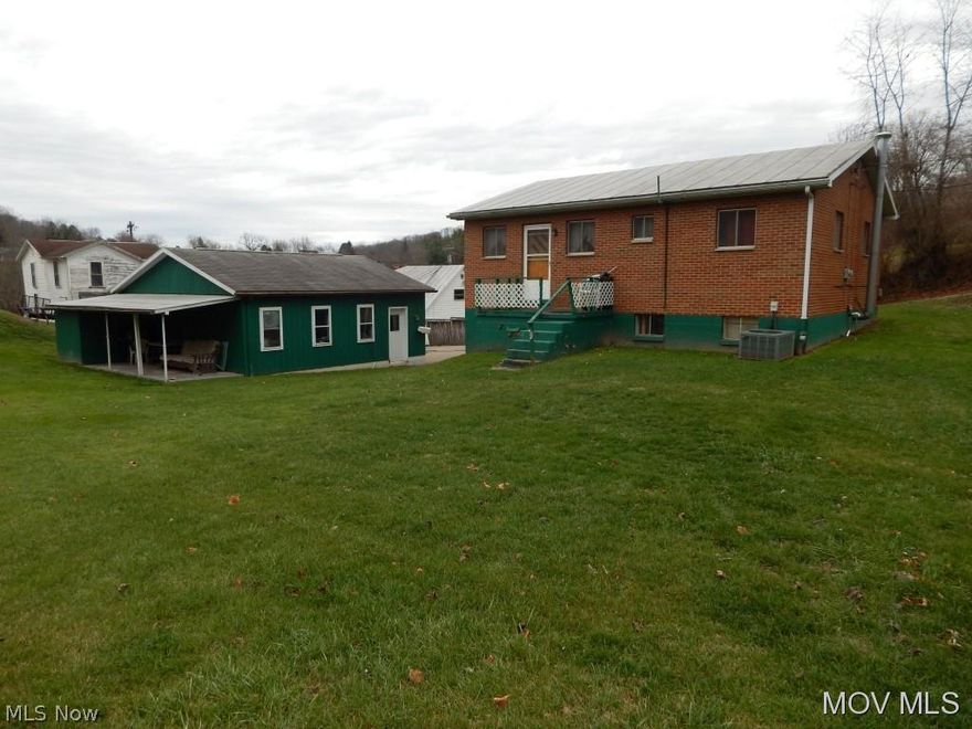 ;SQFT=Fin L1:896, Fin Bsmt:896, Fin Above:896, Fin Total:1792, Unfin Above:0;GAR= 2 Car Det;PRKG= Parking Pad