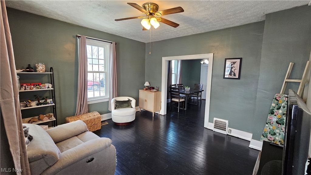 Photo of 463 Laurel Street, Chillicothe, OH 45601 (MLS # 5178202)