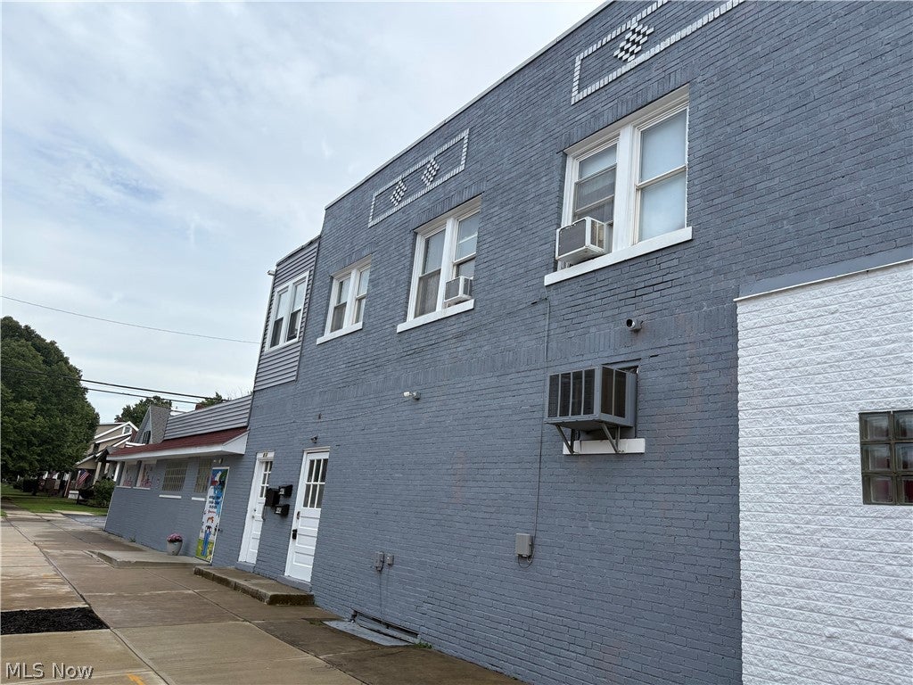 445 E 200th Street