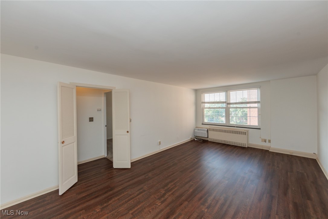 19201 Van Aken Boulevard 513