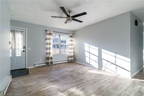 Tiny photo for 5814 Laura Avenue, Homeworth, OH 44634 (MLS # 5189552)