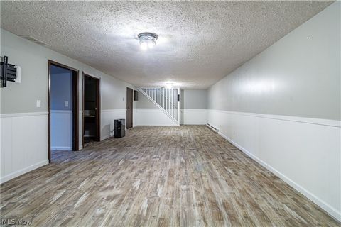 Tiny photo for 5814 Laura Avenue, Homeworth, OH 44634 (MLS # 5189552)