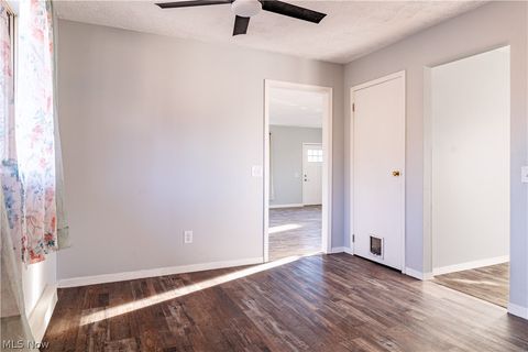 Tiny photo for 5814 Laura Avenue, Homeworth, OH 44634 (MLS # 5189552)