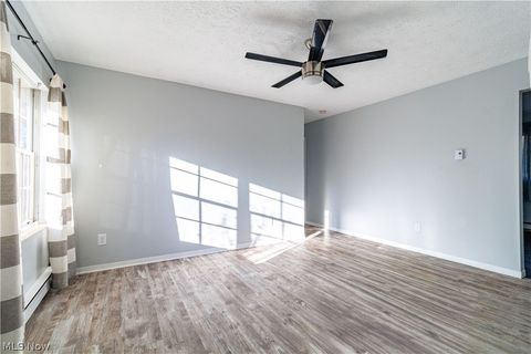 Tiny photo for 5814 Laura Avenue, Homeworth, OH 44634 (MLS # 5189552)