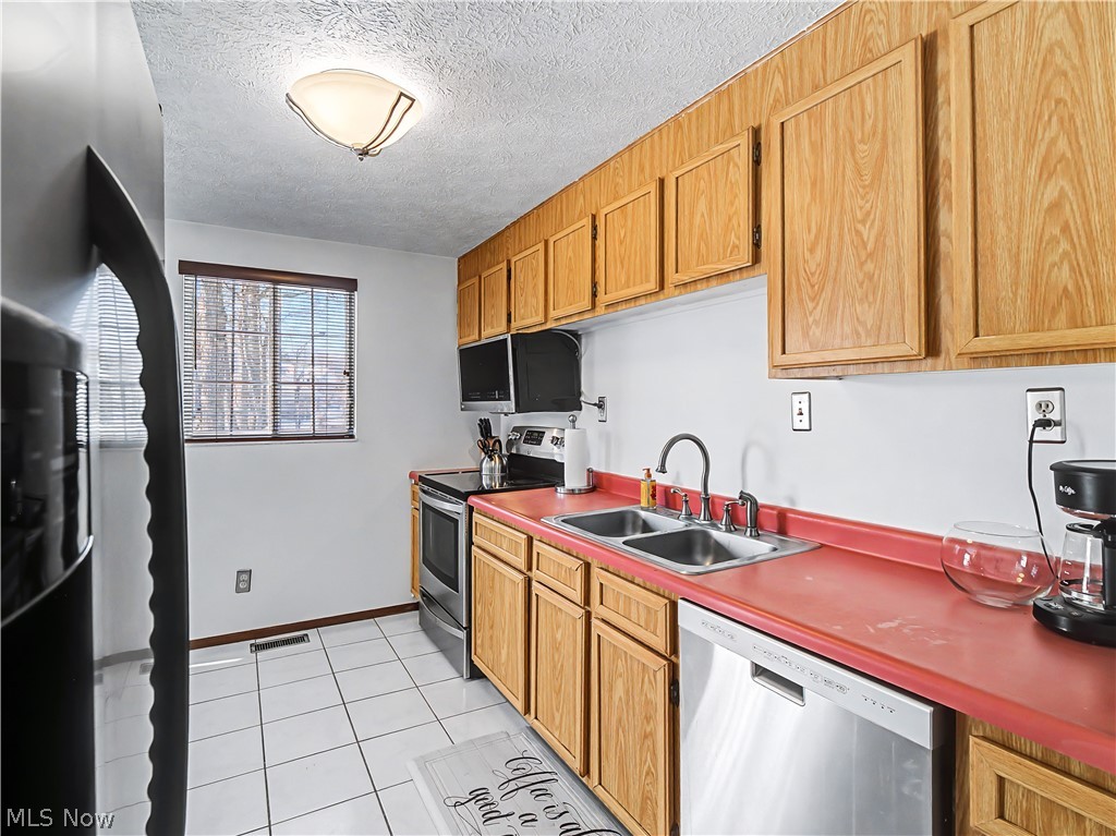 Hunters Crk 04 - Residential