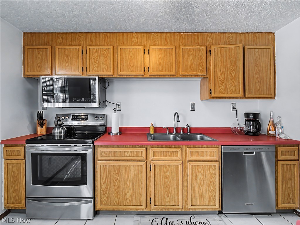 Hunters Crk 04 - Residential