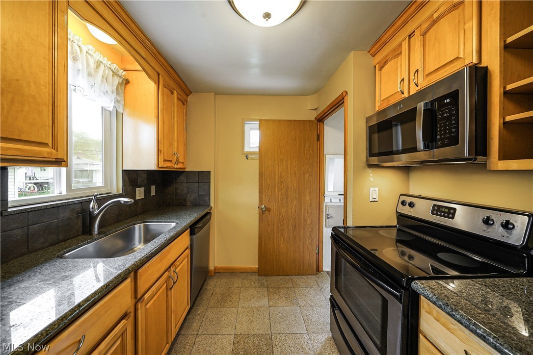 Alex Fodor Estates 02 - Residential