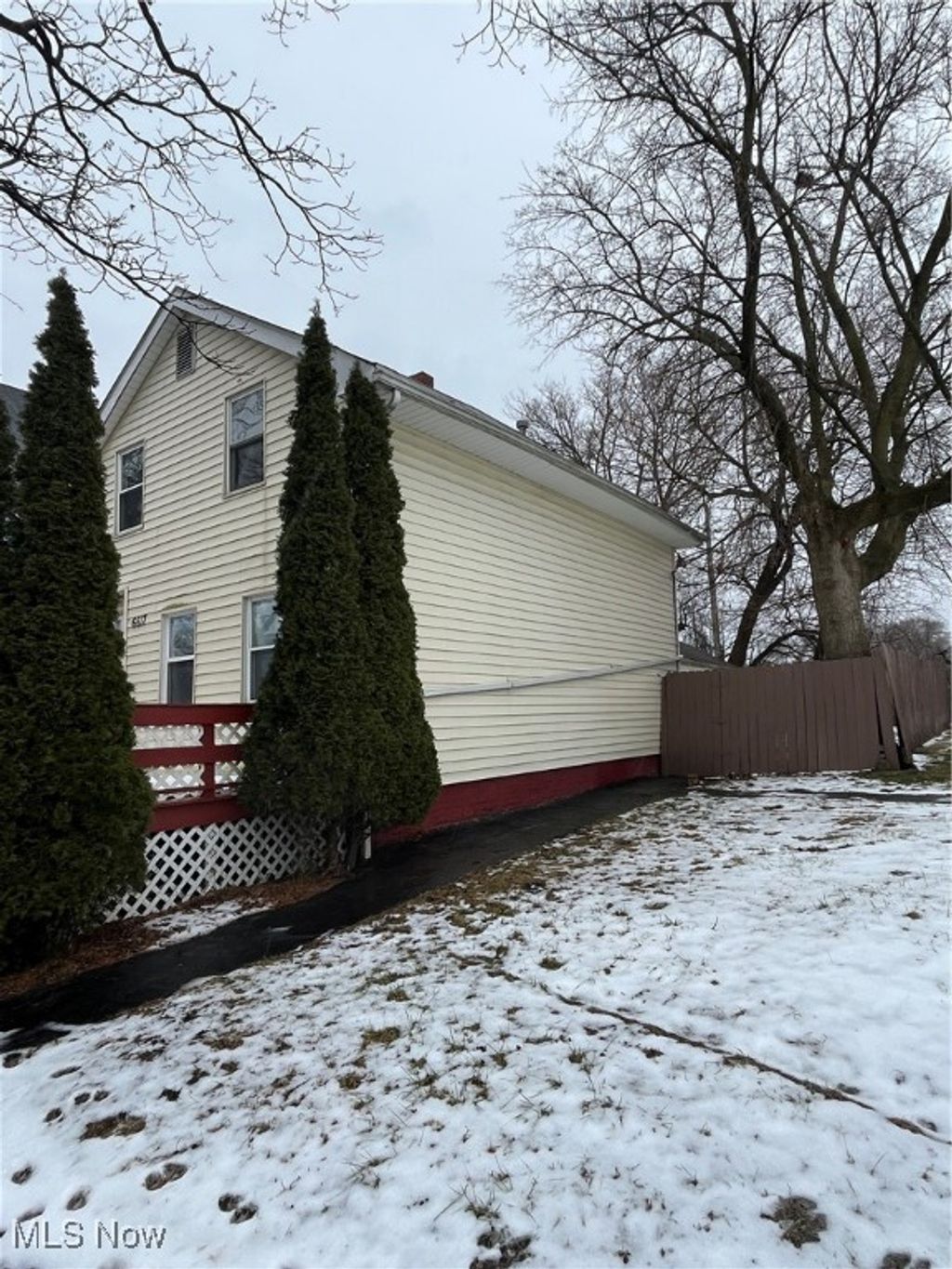 Photo of 6617 Wakefield Avenue, Cleveland, OH 44102 (MLS # 5181235)