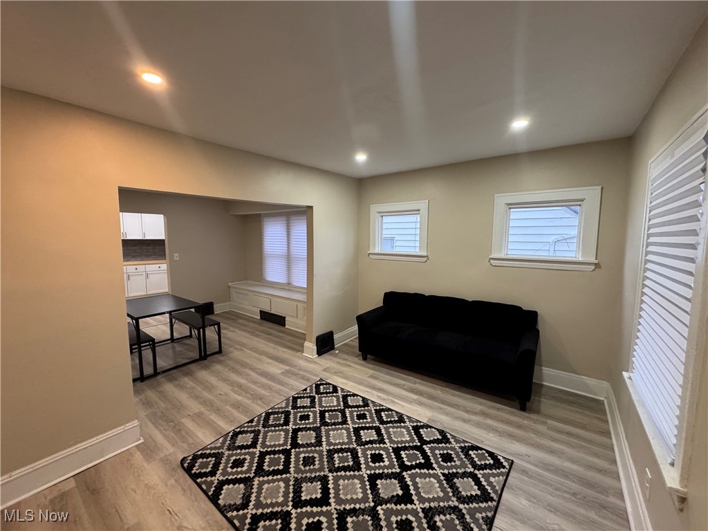 14910 Kingsford Avenue